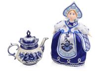 Каталог Подарочный набор Гжель: кукла на чайник, чайник заварной с росписью от интернет-магазина «7 Сувениров»